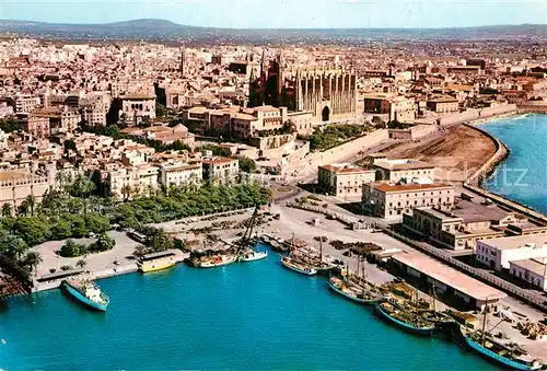 Palma_Mallorca Fliegeraufnahme La Catedral y el desembarcadero Palma Mallorca