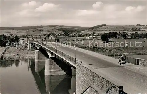 AK / Ansichtskarte Holzminden_Weser Weserbruecke Holzminden Weser