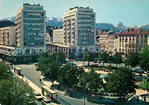 AK / Ansichtskarte Pau Place Clemenceau Palais des Pyrenees Pau