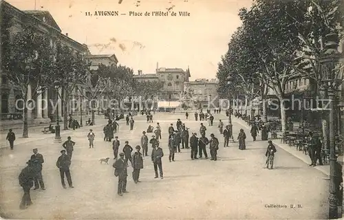 Avignon_Vaucluse Place de l`Hotel de Ville Avignon Vaucluse