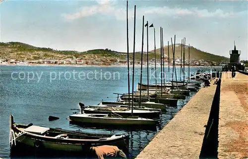 AK / Ansichtskarte Sanary sur Mer Le Port et la Jetee Cote d Azur Sanary sur Mer