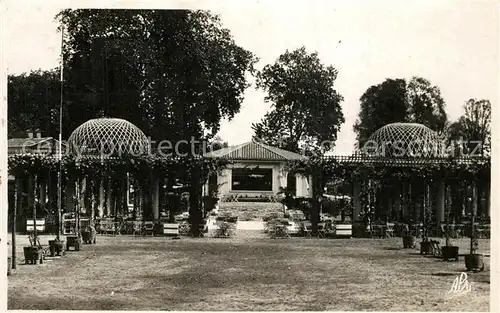 AK / Ansichtskarte Moissac Uvarium et ses Pergolas Moissac