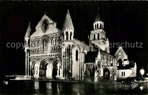 AK / Ansichtskarte Poitiers_Vienne Eglise Notre Dame la Grande illuminee Poitiers Vienne