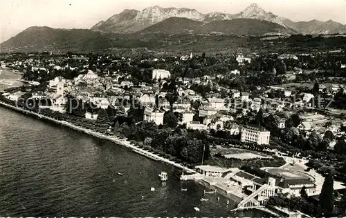 AK / Ansichtskarte Evian les Bains_Haute_Savoie Lac Leman Plage la ville et Dent d Oche Alpes Savoies vue aerienne Evian les Bains_Haute