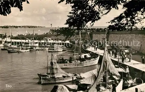 AK / Ansichtskarte Royan_Charente Maritime Un coin du port Royan Charente Maritime