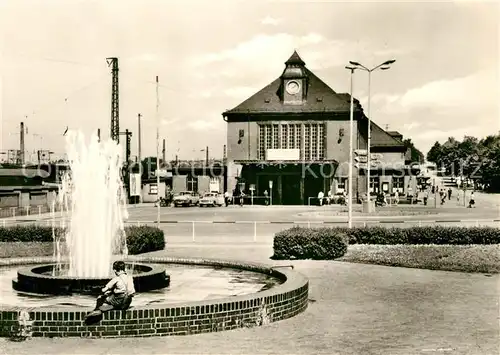 AK / Ansichtskarte Glauchau Bahnhof Brunnen Glauchau