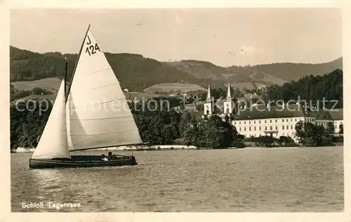 AK / Ansichtskarte Tegernsee Schloss Ansicht vom See aus Segelboot Tegernsee