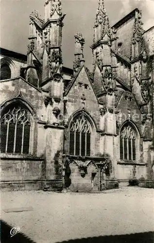 AK / Ansichtskarte Saintes_Charente Maritime La Cathedrale les Arcs boutants Saintes Charente Maritime