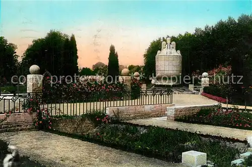 Bourges Jardin des Pres Fichaux Ruisseau aux Iris Bourges