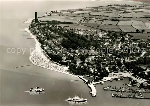 Laboe mit Marine Ehrenmal Hafen Fliegeraufnahme Laboe