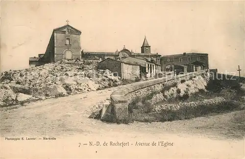 AK / Ansichtskarte Rochefort du Gard Avenue de l`Eglise Rochefort du Gard