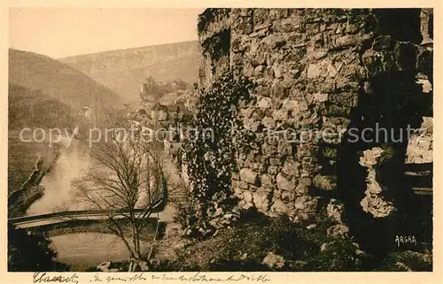 Cabrerets Les quais et ruines du Chateau du Diable Cabrerets