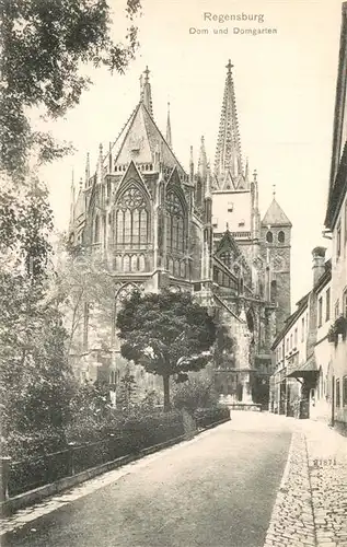 AK / Ansichtskarte Regensburg Dom mit Domgarten Regensburg