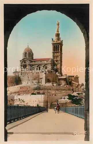 AK / Ansichtskarte Marseille_Bouches du Rhone Basilique Notre Dame de la Garde Marseille