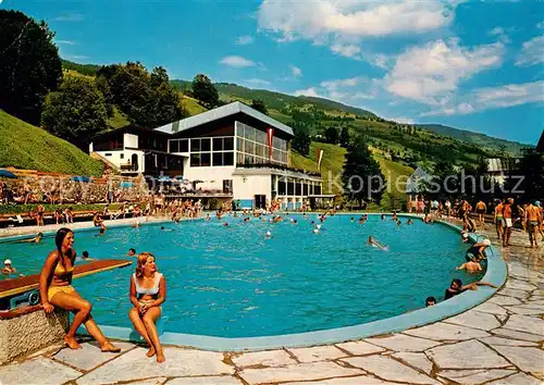 AK / Ansichtskarte Saalbach Hinterglemm Schwimmbecken Hallenbad Saalbach Hinterglemm