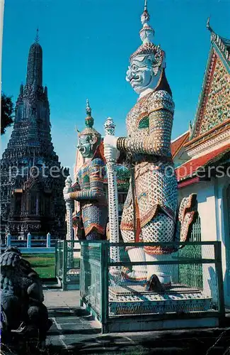 AK / Ansichtskarte Thailand Pagode and Giants of Wad Arum Temple of Dawn Dhonburi  Thailand