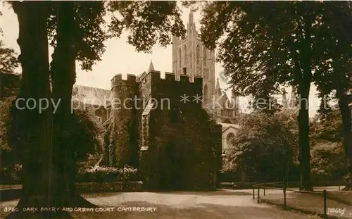 AK / Ansichtskarte Canterbury_Kent Dark Entry and Green Court 