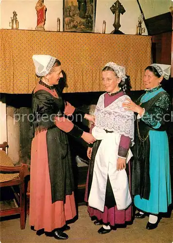 AK / Ansichtskarte Trachten_Frankreich Folklore Maraichin Groupe Le Bouquet d Ajoncs Bois de Cene  