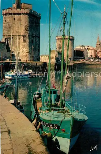 AK / Ansichtskarte Rochelle_Charente Maritime_La Tres belle vue sur les 3 tours Rochelle_Charente Maritime