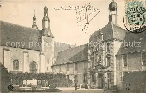 Poitiers_Vienne Le Lycee Cour d honneur et Pavillon Henri IV Poitiers Vienne