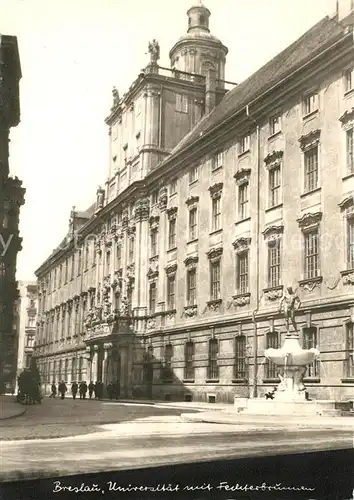 Breslau_Niederschlesien Universitaet mit Fechterbrunnen Breslau_Niederschlesien