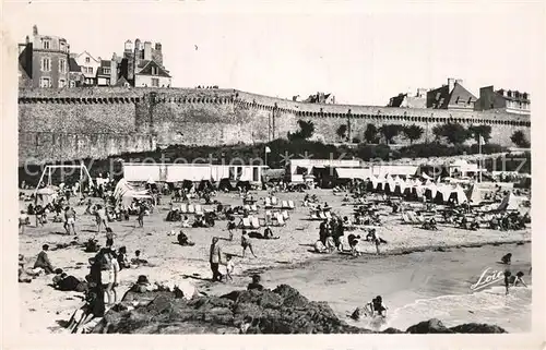 Saint Malo_Ille et Vilaine_Bretagne Les vieux Remparte et la plage de Bon Secours Saint Malo_Ille et Vilaine