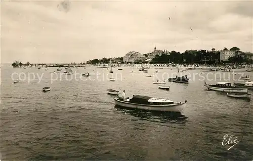 Arcachon_Gironde La Plage le Casino et la Jetee d Eyrac Arcachon Gironde