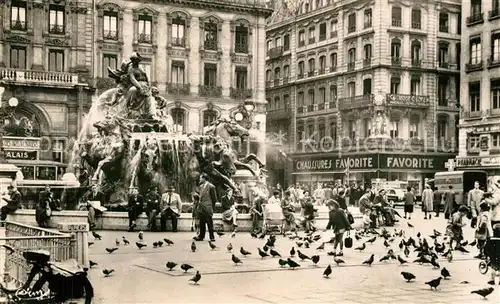 Lyon_France Place des Terreaux Fontaine Lyon France