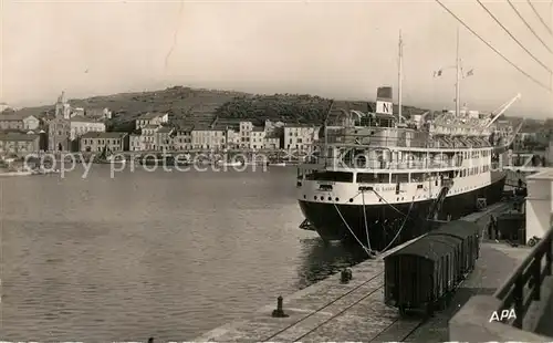 Port Vendres Bateau a Quai Port Vendres