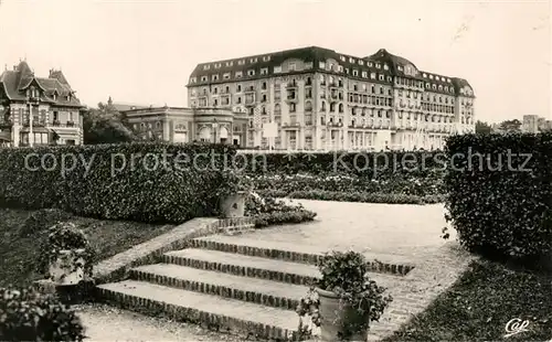 AK / Ansichtskarte Deauville Plage Fleurie Deauville