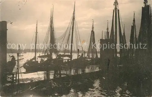 AK / Ansichtskarte Delft Hafen Fischkutter  Delft