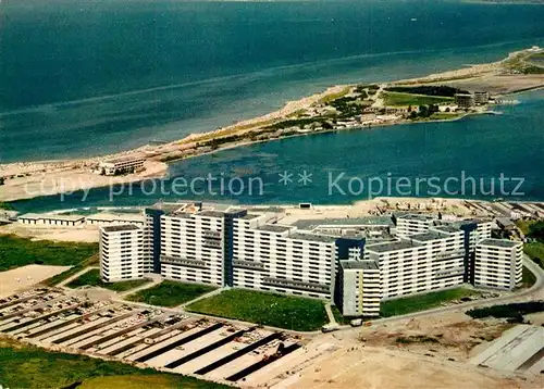 AK / Ansichtskarte Heiligenhafen_Ostseebad Ferienzentrum Fliegeraufnahme Heiligenhafen_Ostseebad