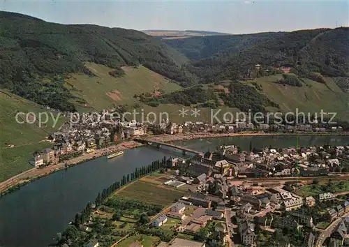 AK / Ansichtskarte Bernkastel Kues Moselpartie Fliegeraufnahme Bernkastel Kues