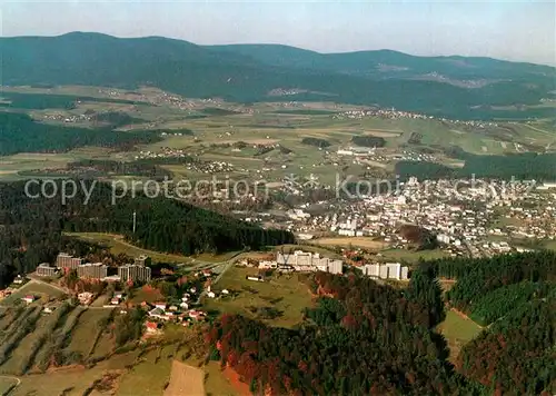 AK / Ansichtskarte Freyung Fliegeraufnahme Ferienpark Geyersberg Klinik Wolfstein Kur und Sporthotel Bavaria Freyung