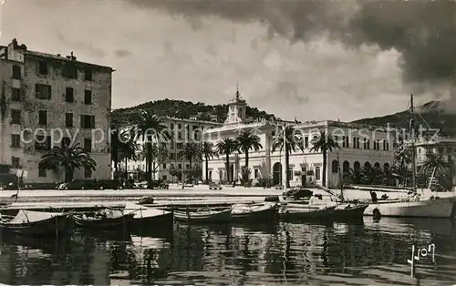 AK / Ansichtskarte Ajaccio Un coin du port et l Hotel de Ville Ajaccio