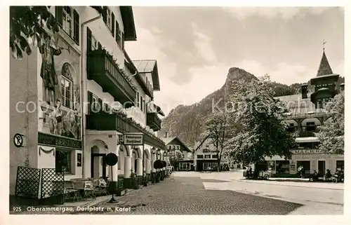 AK / Ansichtskarte Oberammergau Dorfplatz Kofel Oberammergau