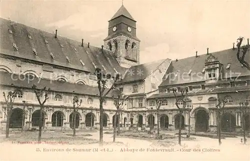 AK / Ansichtskarte Fontevraud l_Abbaye Cour des Cloitres Fontevraud l Abbaye