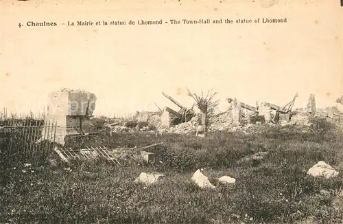 AK / Ansichtskarte Chaulnes La Mairie et la statue de Lhomond  Chaulnes