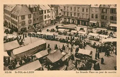 AK / Ansichtskarte Saint Pol de Leon La Grande Place un jour de marche Saint Pol de Leon