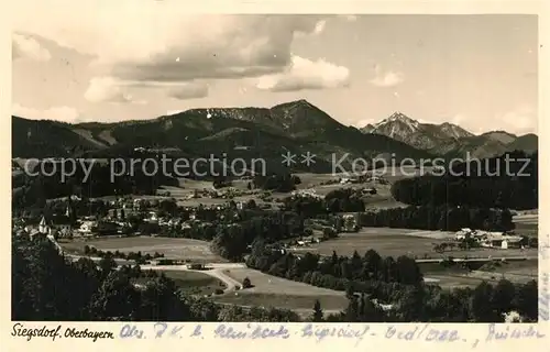 AK / Ansichtskarte Siegsdorf_Oberbayern Gesamtansicht mit Alpenpanorama Siegsdorf Oberbayern