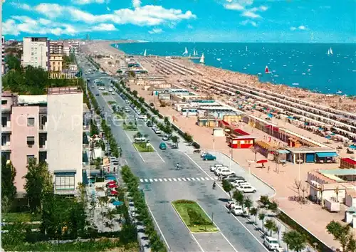 AK / Ansichtskarte Riccione Spiaggia Strand Uferstrasse Riccione