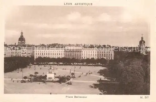 AK / Ansichtskarte Lyon_France Place Bellecour  Lyon France