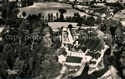 AK / Ansichtskarte Oisseau Les Usines de Tissage et la Calmont Vue aerienne Oisseau