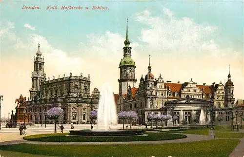 AK / Ansichtskarte Dresden Katholische Hofkirche Schloss Dresden