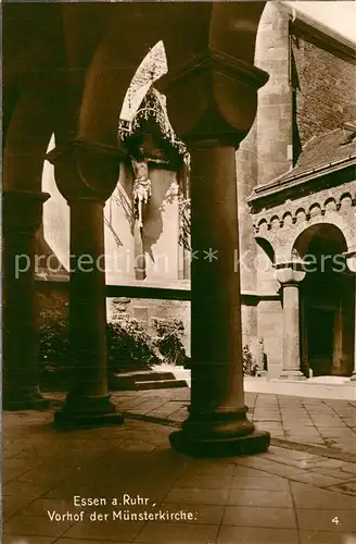 AK / Ansichtskarte Essen_Ruhr Vorhof Muensterkirche Essen_Ruhr