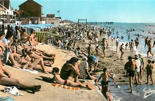 AK / Ansichtskarte Chatelaillon Plage La plage vers la Jetee Chatelaillon Plage