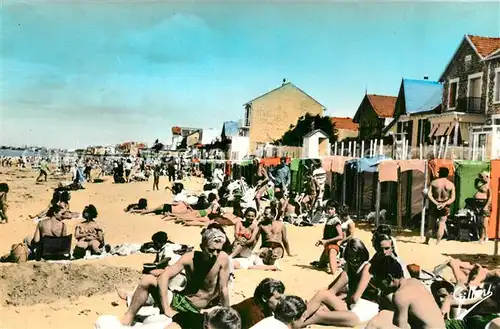 AK / Ansichtskarte Chatelaillon Plage Bains de Soleil sur la Plage Chatelaillon Plage