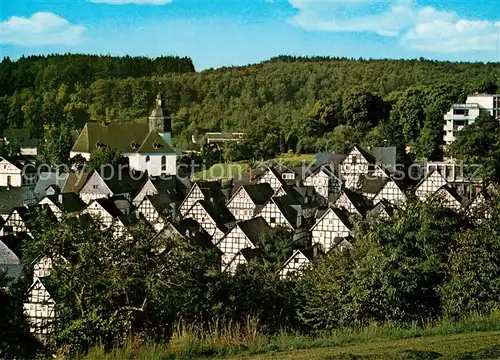 AK / Ansichtskarte Freudenberg_Westfalen Altstadt mit Kirche Fachwerkhaeuser Freudenberg_Westfalen