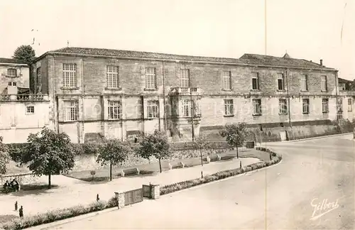 AK / Ansichtskarte Cognac Chateau Francois I au Centre le Balcon du Roi Cognac