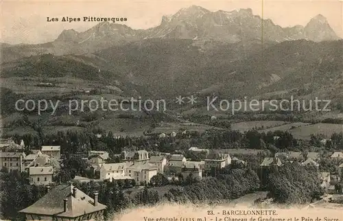 AK / Ansichtskarte Barcelonnette Vue generale Le Chapeau de Gendarme et le Pain de Sueze Barcelonnette